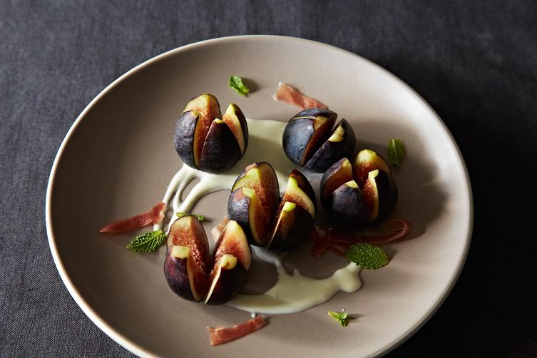 Richard Olney's Fresh Fig and Mint Salad