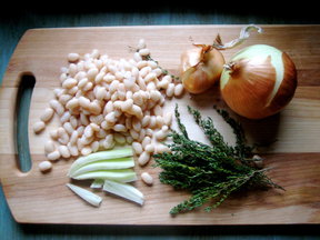 White Bean Soup with Thyme