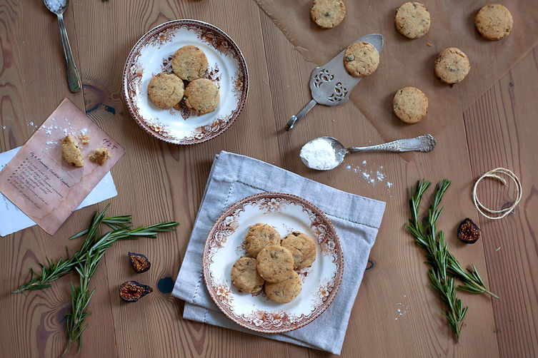 Fig and Rosemary Cocktail Cookies