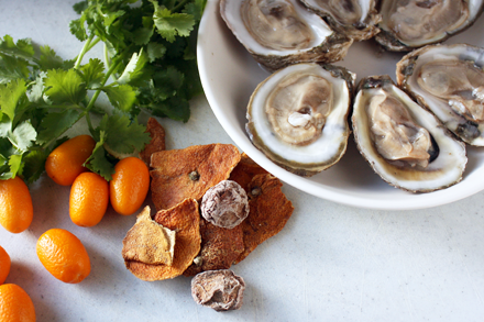 Steamed Oysters with Tangerine Peel Sauce (陳皮蒸鮮蠔)