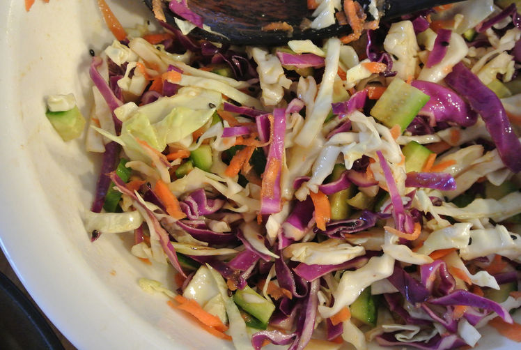 asian ginger & soy coleslaw salad