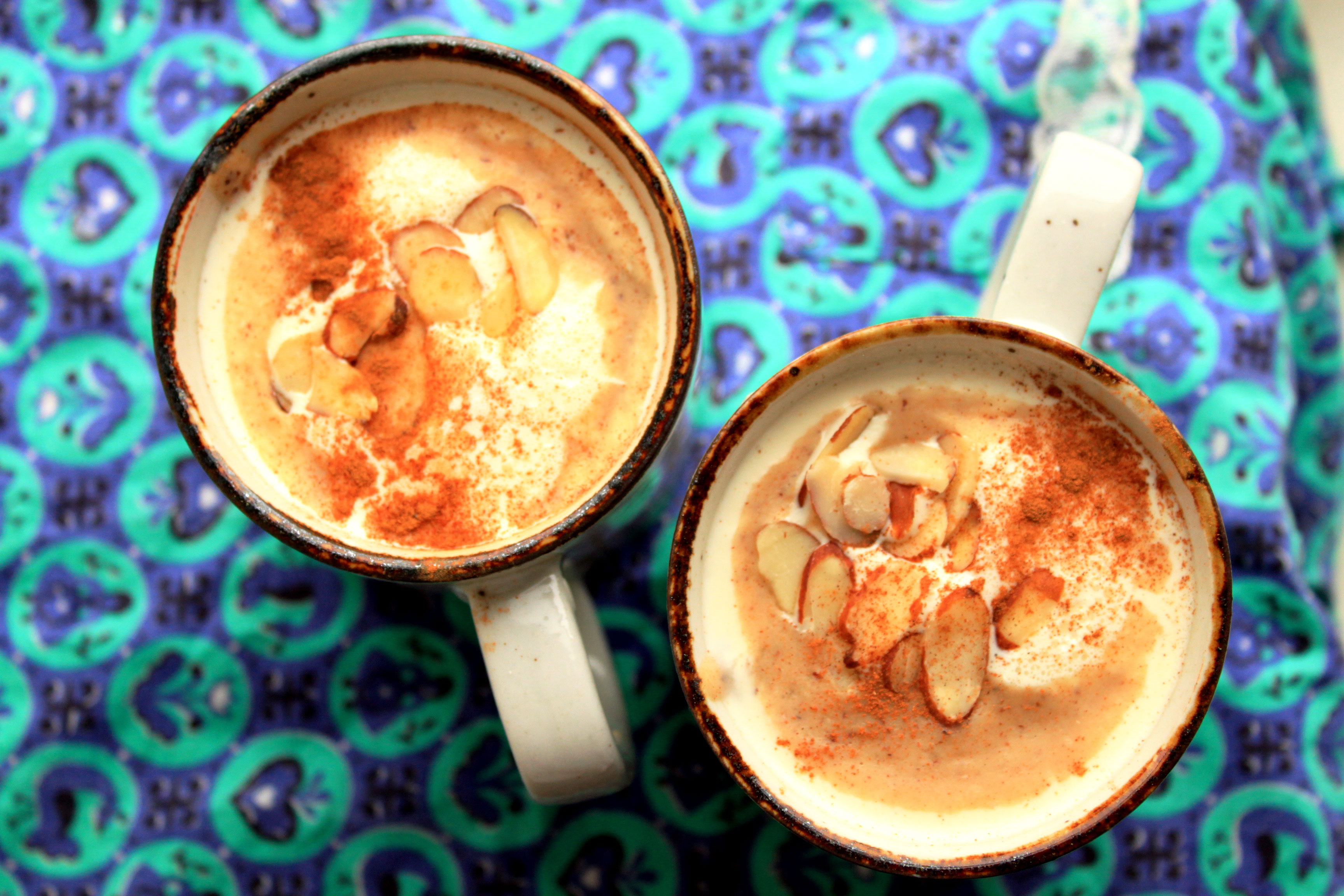 atole de nuez (nutty cornmeal porridge)