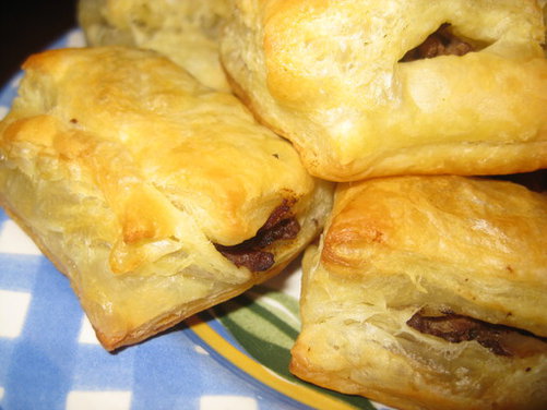 Tiny Meat Cakes (Bolos de Carne) 