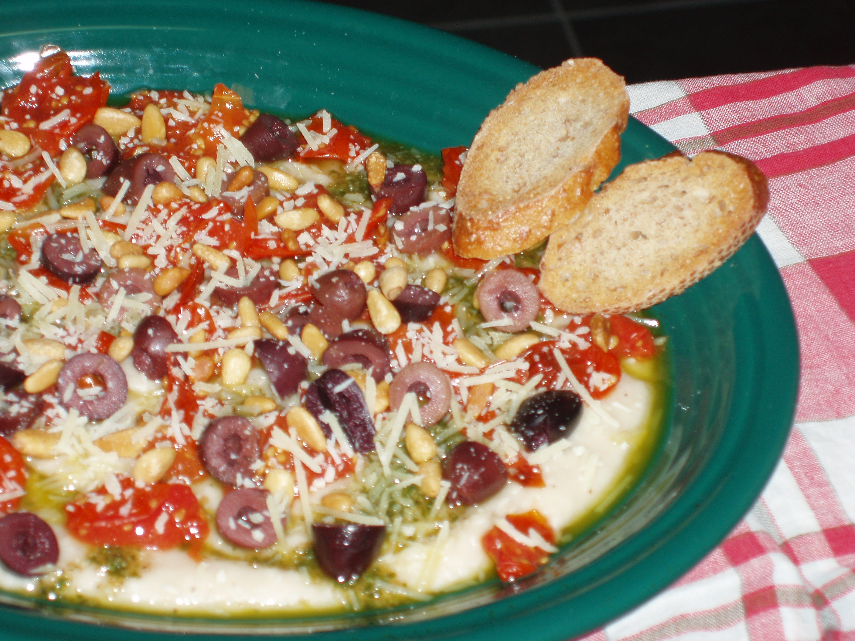 White Bean Dip with Toasted Baguette