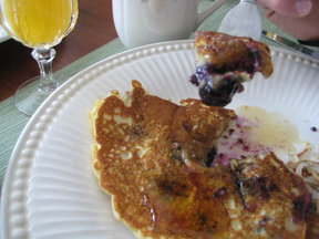 Blissful_blueberry_walnut_pancakes