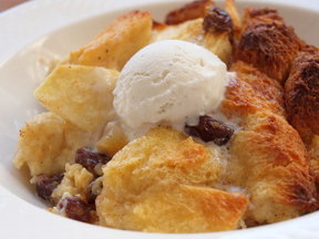 Apple_raisin_bread_pudding_12