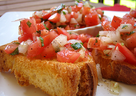 Garlic lovers' bruschetta