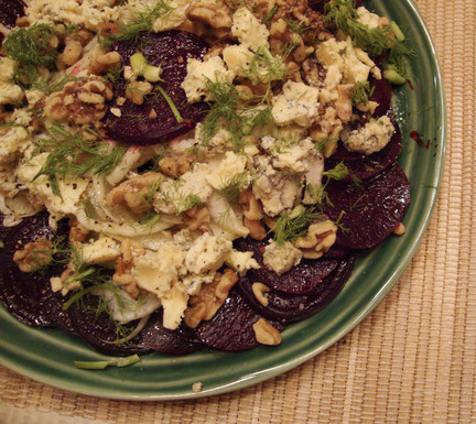 Beet_fennel_and_blue_cheese_salad