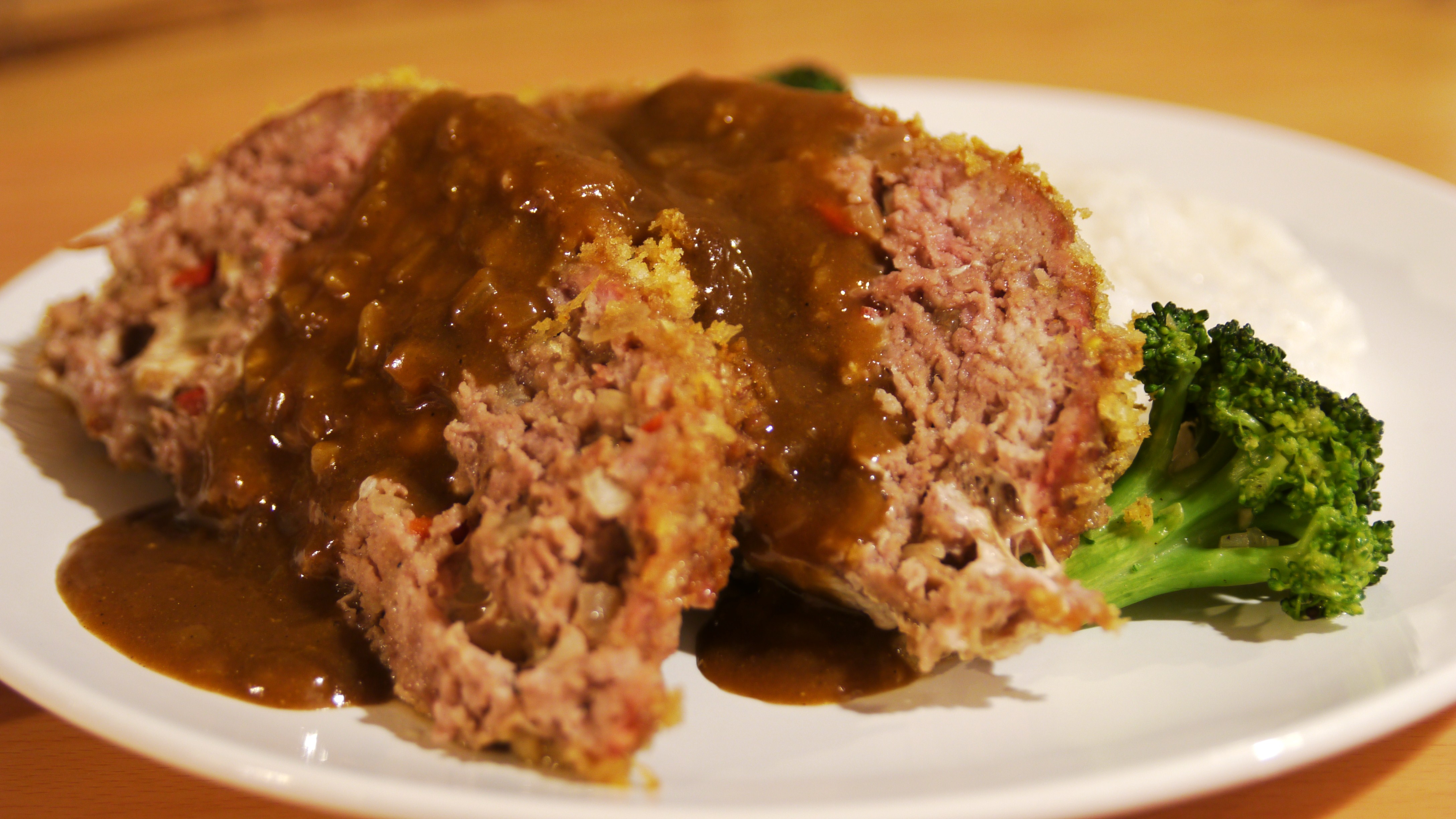 Panko Crusted Mozzarella Stuffed Japanese Curry Meatloaf
