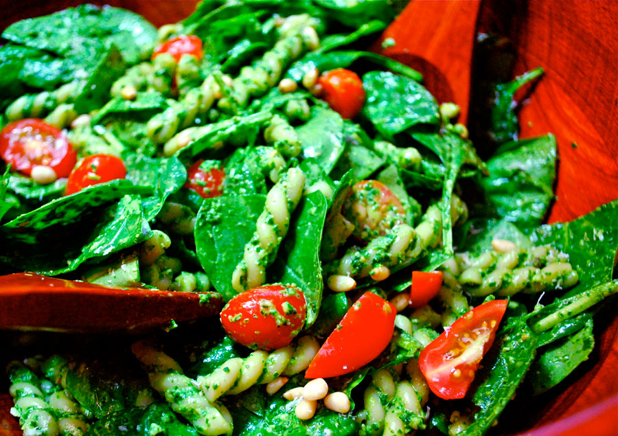 Spinach and Pasta Salad with Pesto