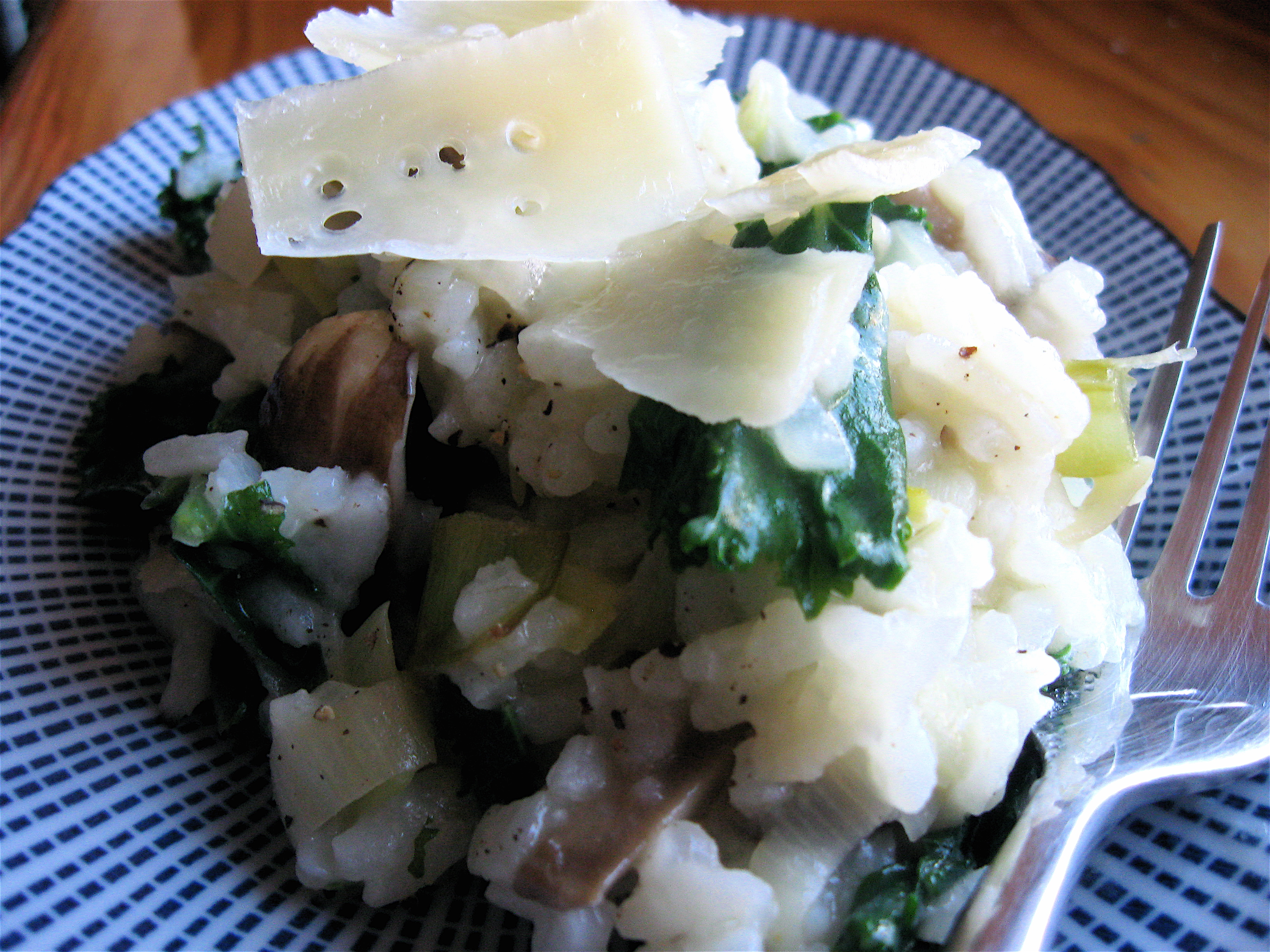 Baked risotto with mushroom, kale and leek