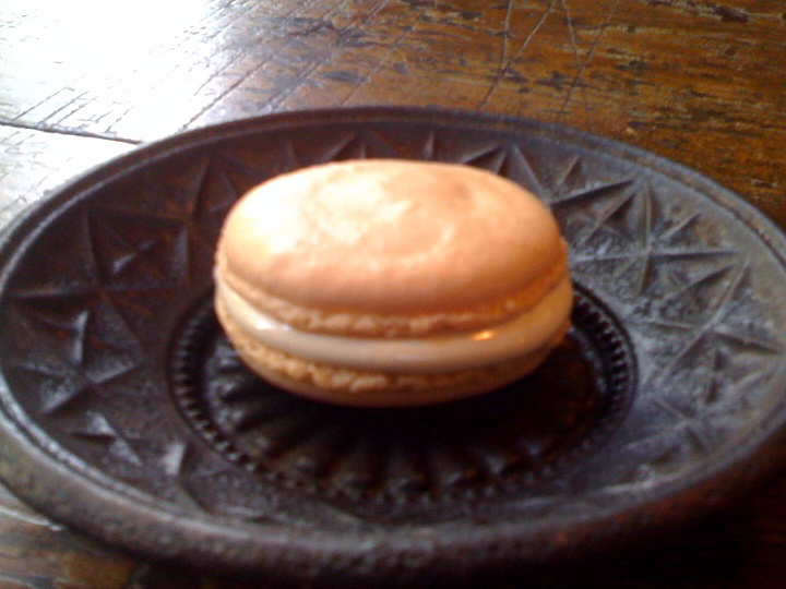 Almond-Halvah Macaroons
