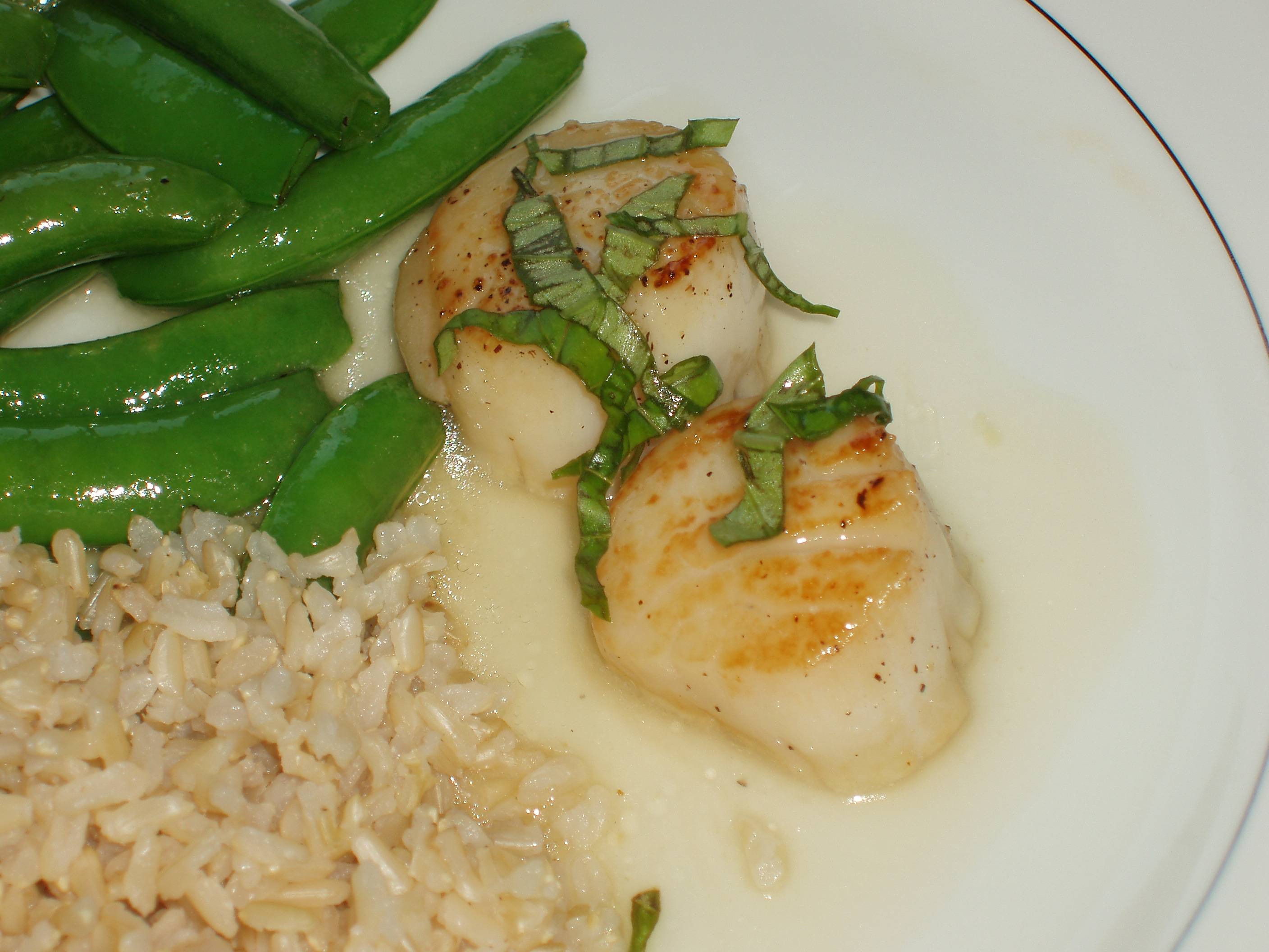 Seared Scallops with Lemongrass Sake Sauce