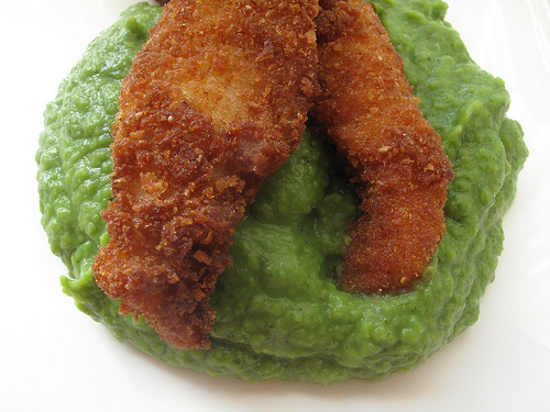 Minty spring pea puree