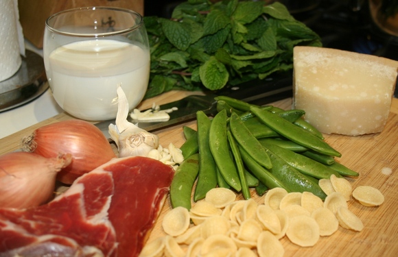 Pasta with Prosciutto, Snap Peas, Mint and Cream