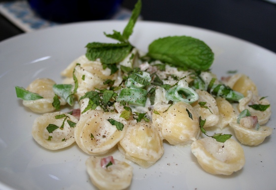 Pasta with Prosciutto, Snap Peas, Mint and Cream