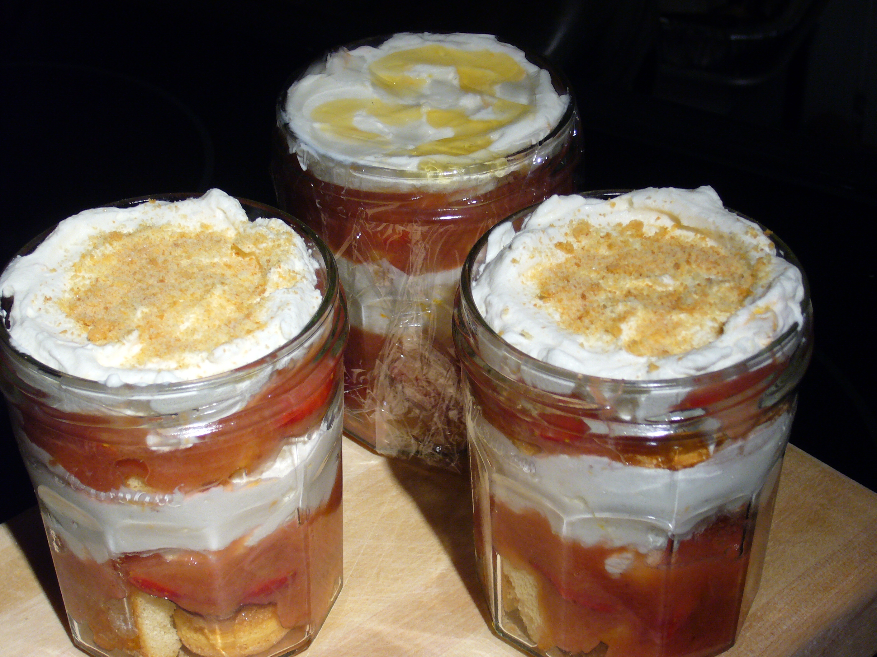 Strawberry-Rhubarb Tiramisú