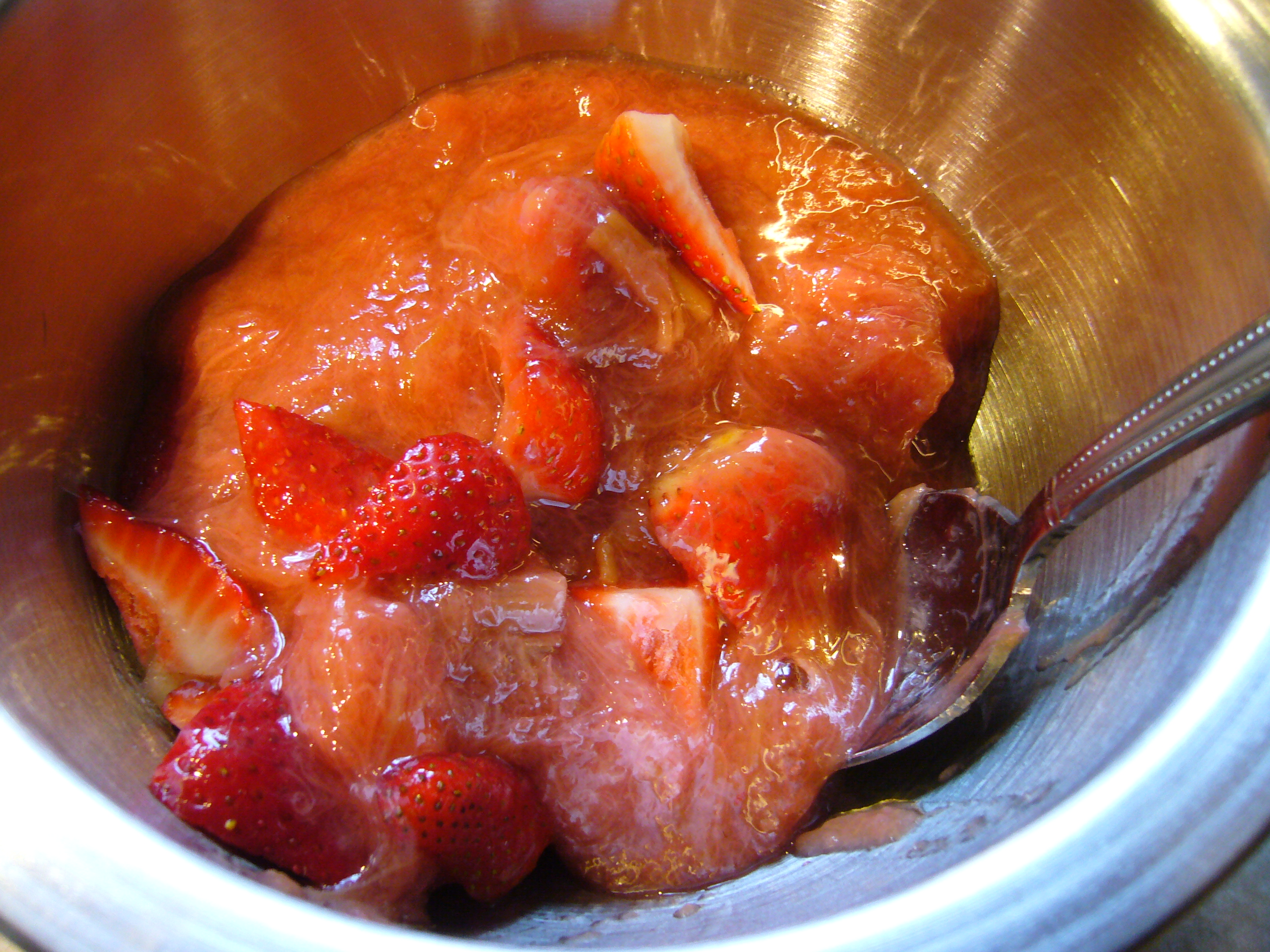 Strawberry-Rhubarb Tiramisú