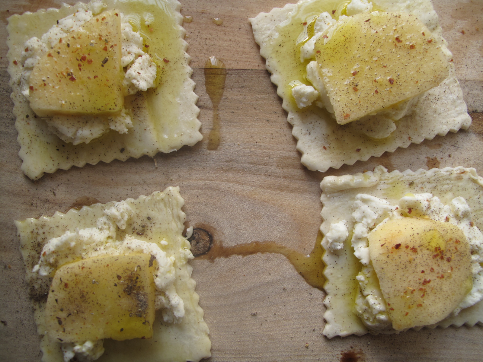 Apple Chevre Pizza Bites