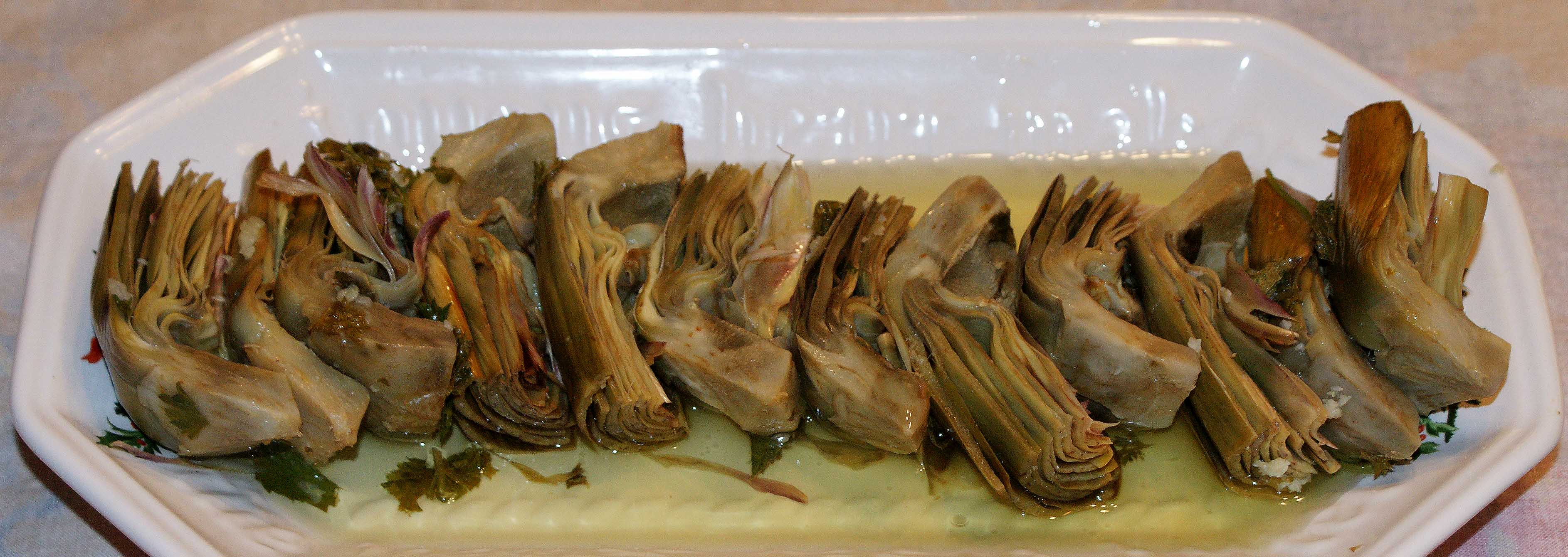 Carciofi alla Romana (Artichokes with Garlic and Mint)