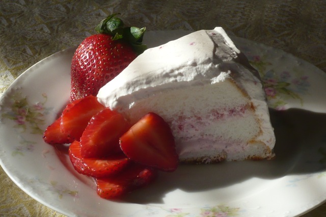 Strawberry Refrigerator Cake