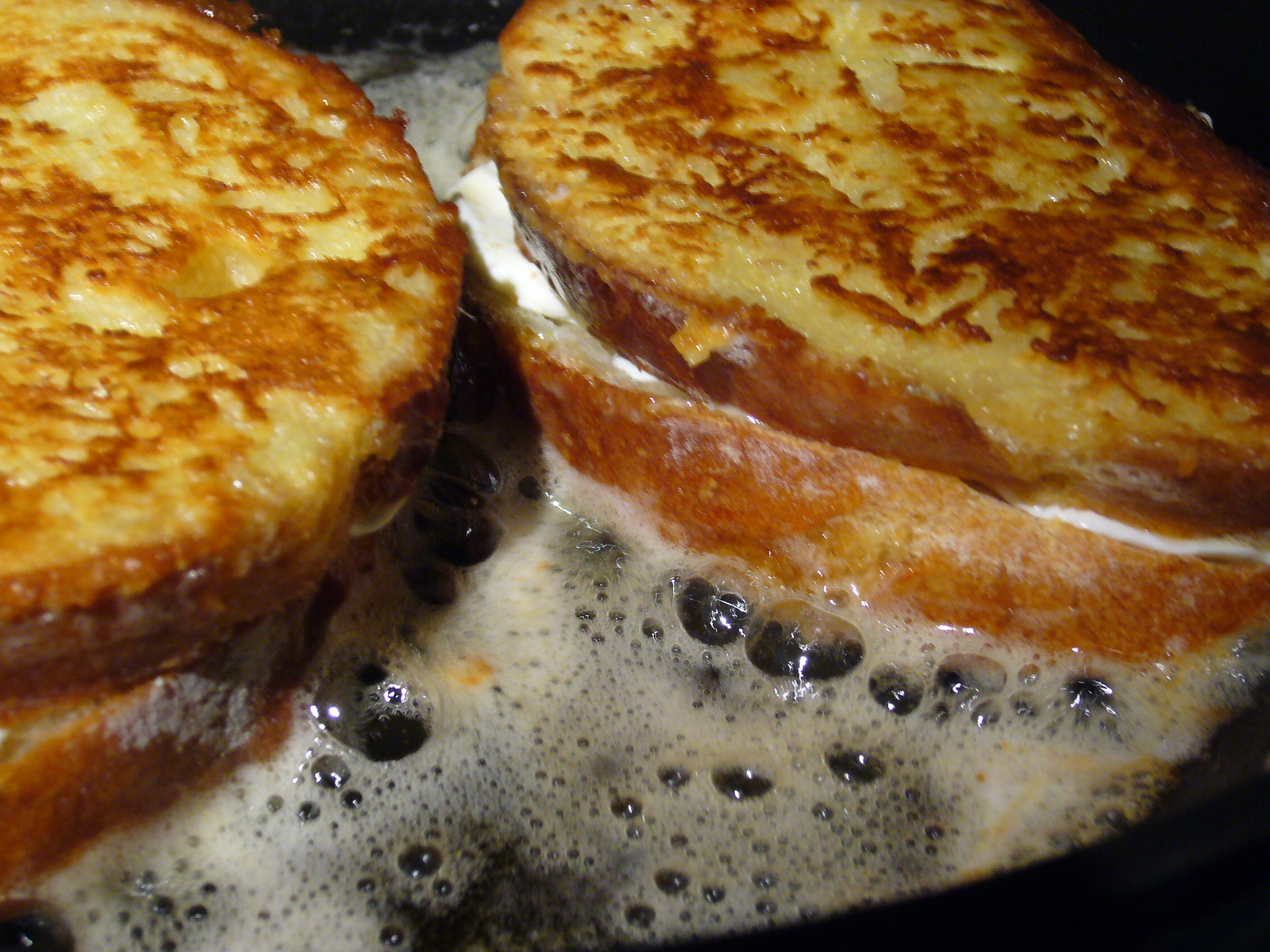 Mozzarella in Carrozza with Sundried Tomato and Roasted Red Pepper Jam