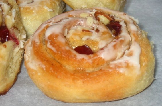 Cherry-Almond Cinnamon Buns