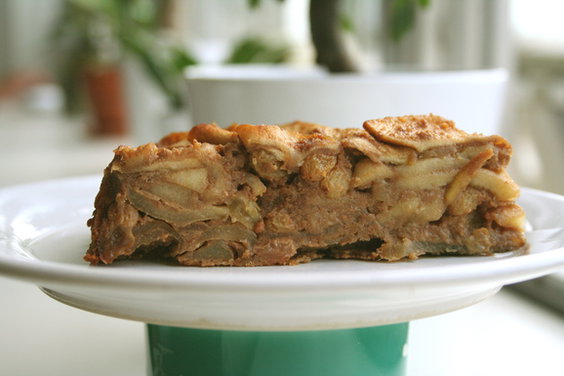 Apple and Amaretti Cake