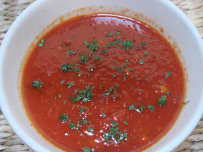 Tomato_soup_with_paprika
