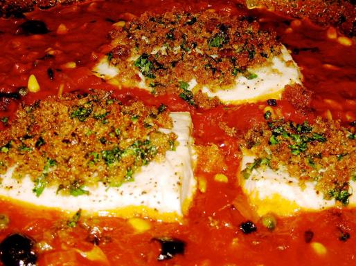Swordfish_baked_in_tomato_sauce_with_crunchy_breadcrumbs