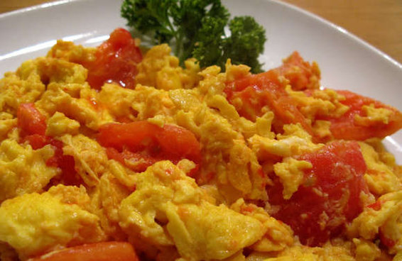 Scrambled Eggs with Tomatoes.