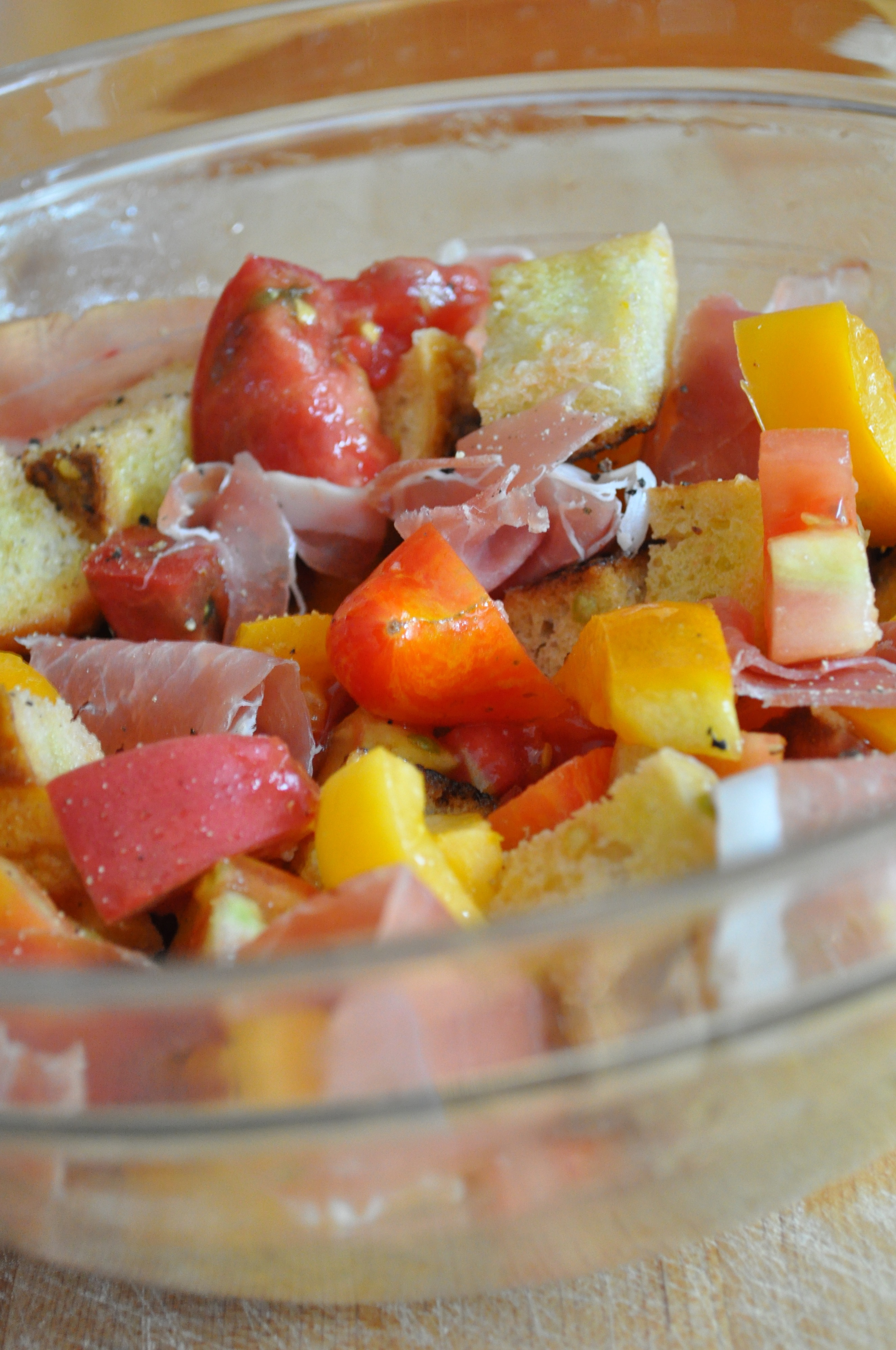 "Pan con Tomate" in a bowl
