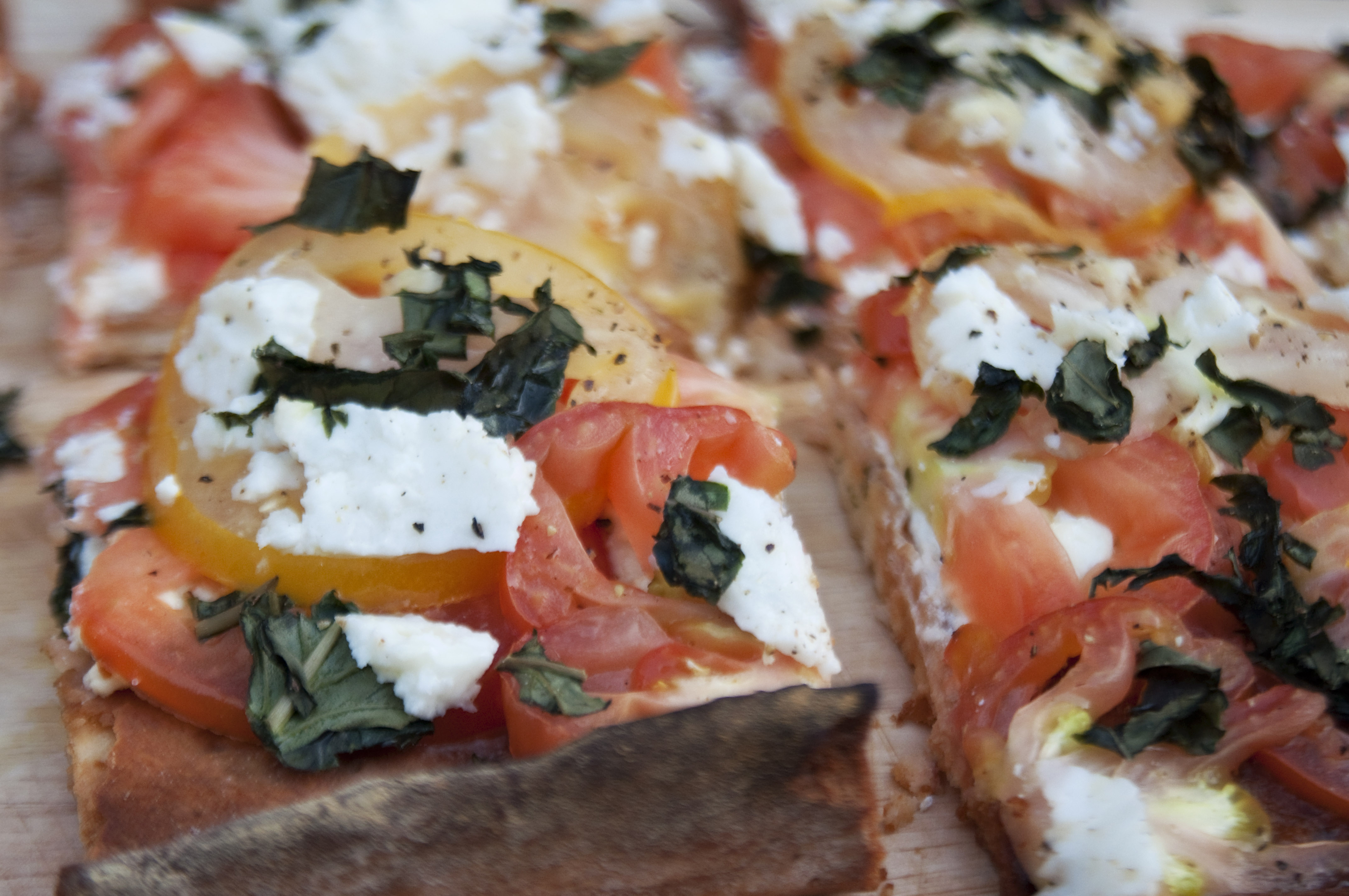 Heirloom Tomato Flatbread "Pizza"