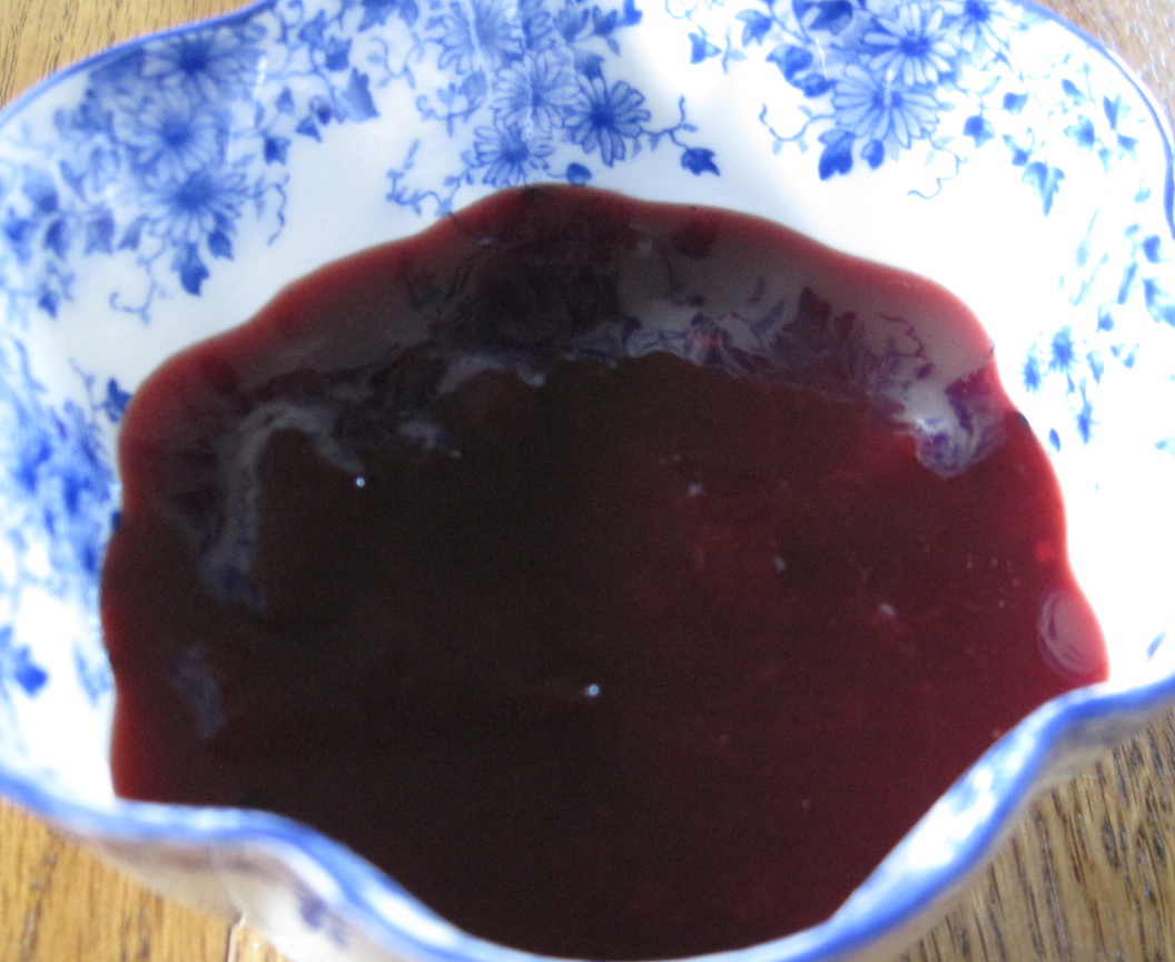 Red-wine honey plum sauce 