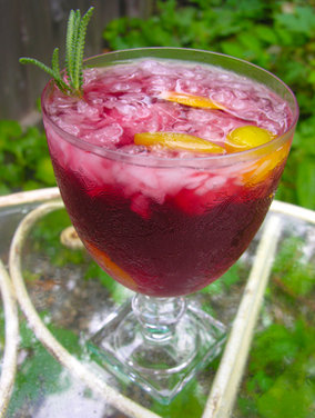  Golden Plum Kir Royale "Bowle," a fruity summer wine drink