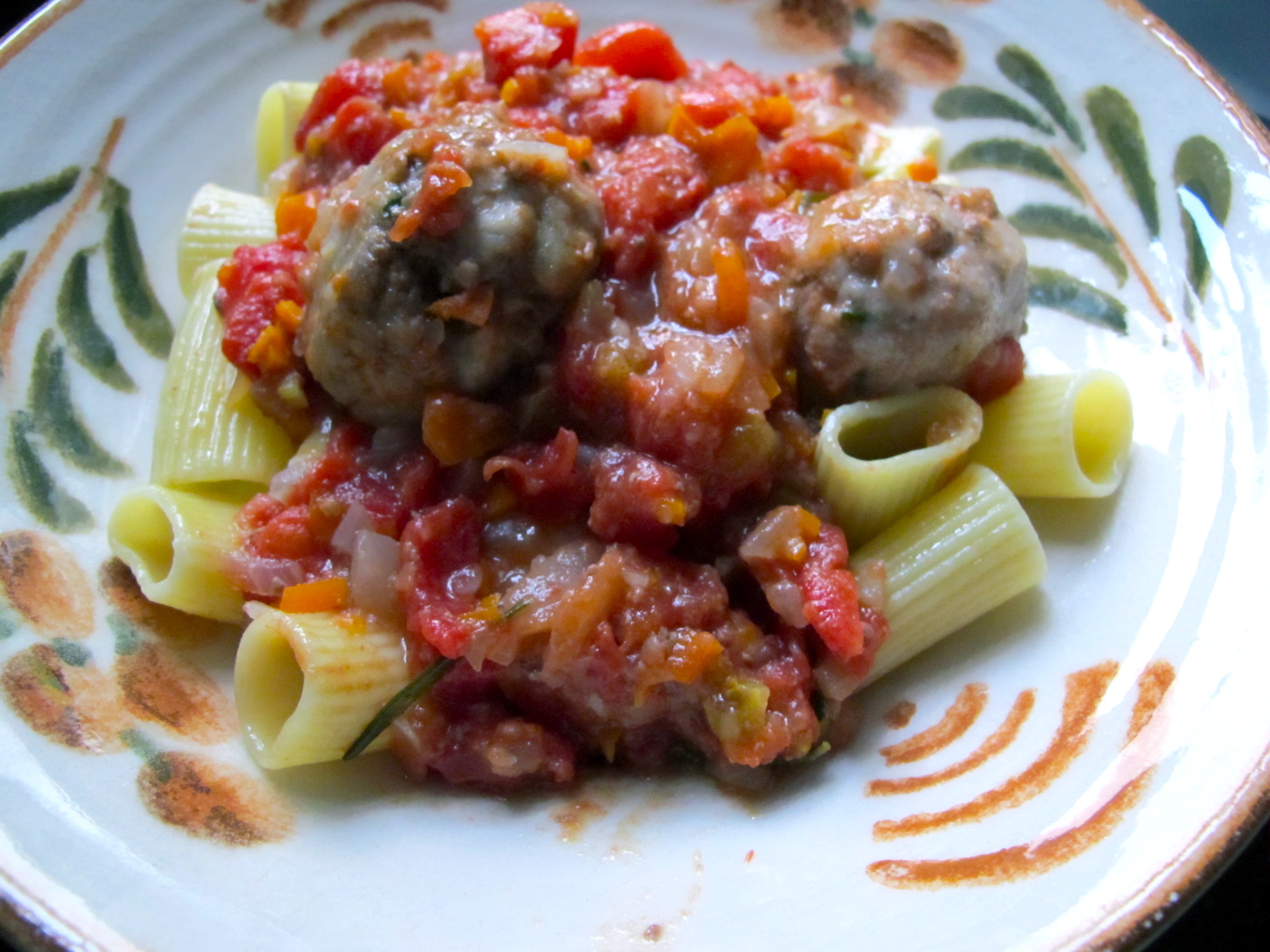 RIGATONI WITH MEATBALLS