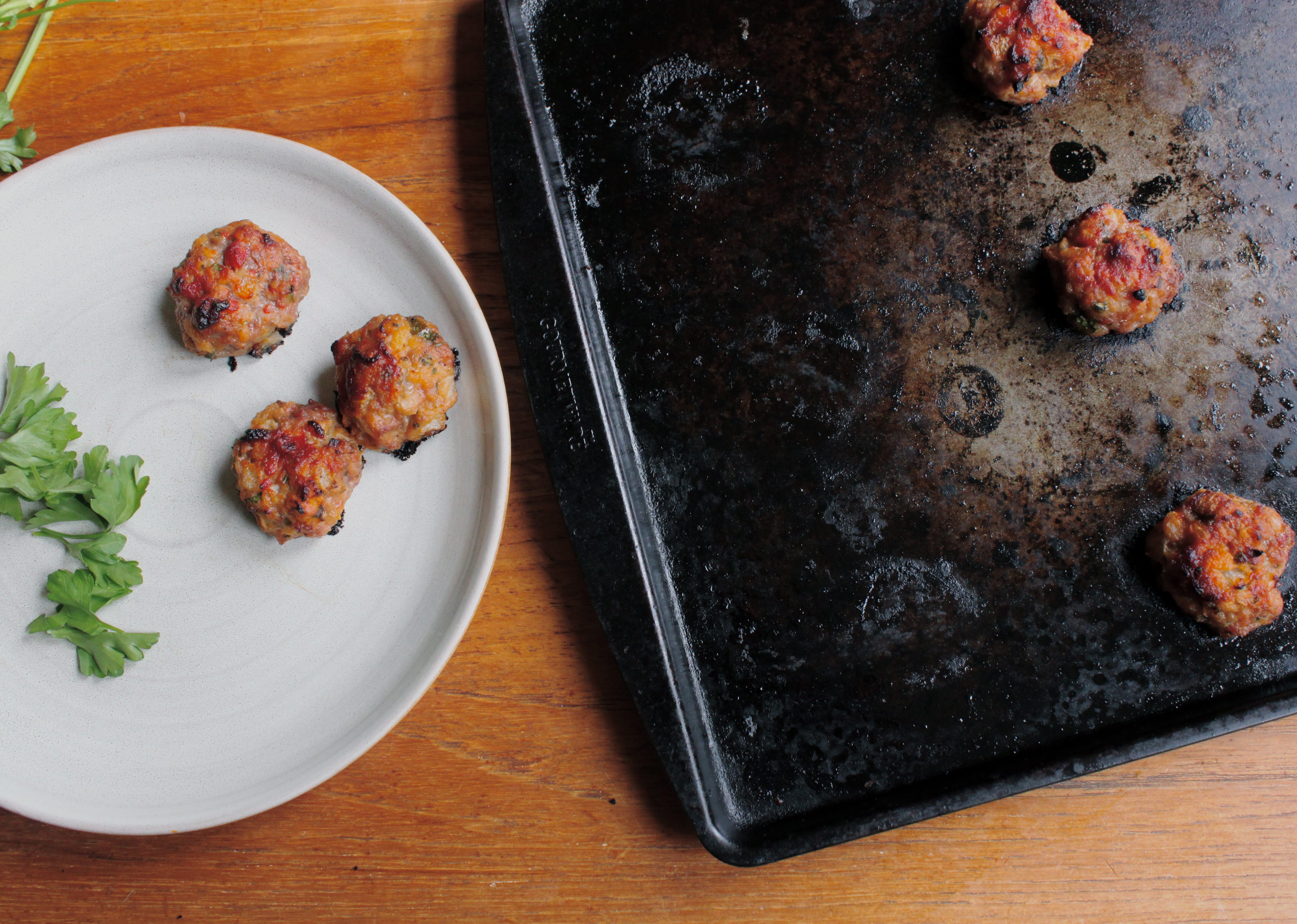 tomato-glazed cocktail meatballs with bacon