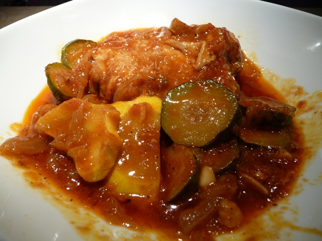 Chicken and zucchini in paprika and tomato sauce