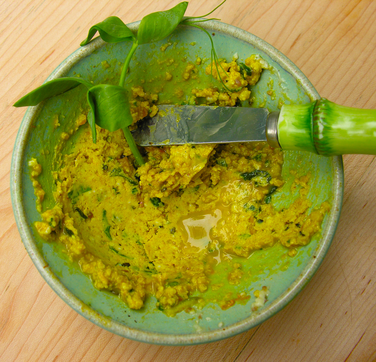 Mustard butter, live