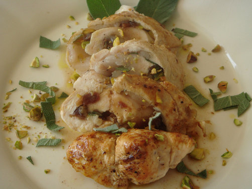 Stuffed Chicken Breast with Figs and Pistachios Vinaigrette - Pollo farcíto com fichi e pistacchi
