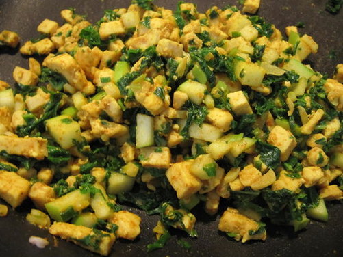 Curry Chicken, Kale and Green Apple Manapua