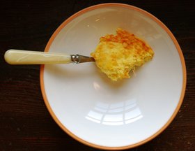 Spoon_eggs_with_cauliflower
