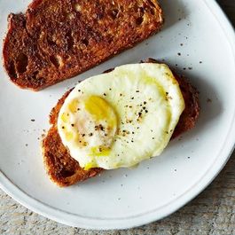  - 2014-0311_finalist_decadent-fried-egg-sandwich-020