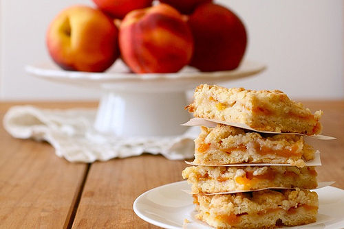 Annies_eats_peach_crumb_bars