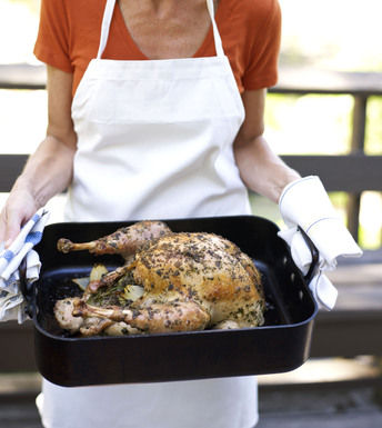 Winemaker_cooks_grill_roasted_turkey