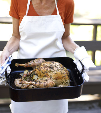 Winemaker_cooks_grill_roasted_turkey