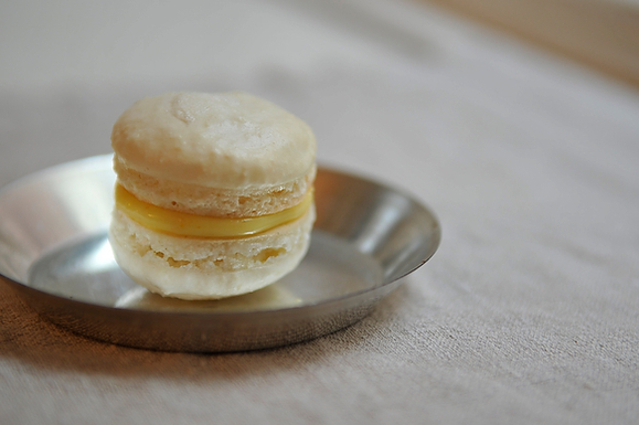 Meyer_lemon_macarons