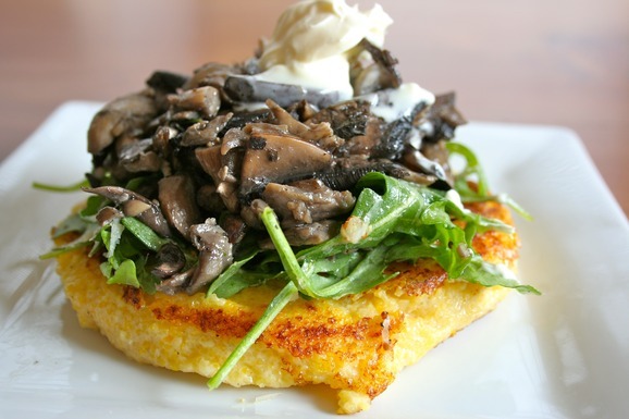 Warm_mushroom_salad_with_crispy_polenta