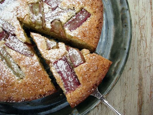 Gluten-free_rhubarb_lemon_and_almond_cake