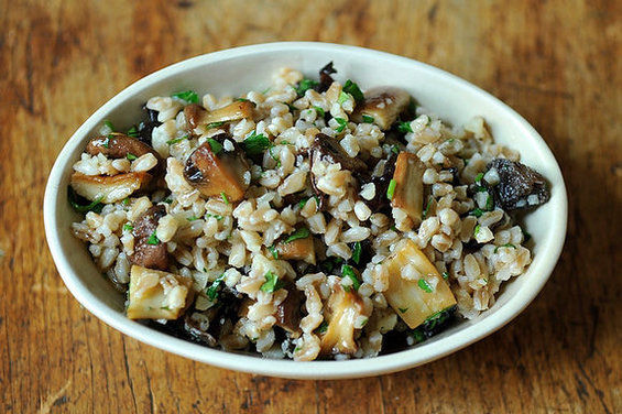 Farro_salad_with_roasted_mushrooms